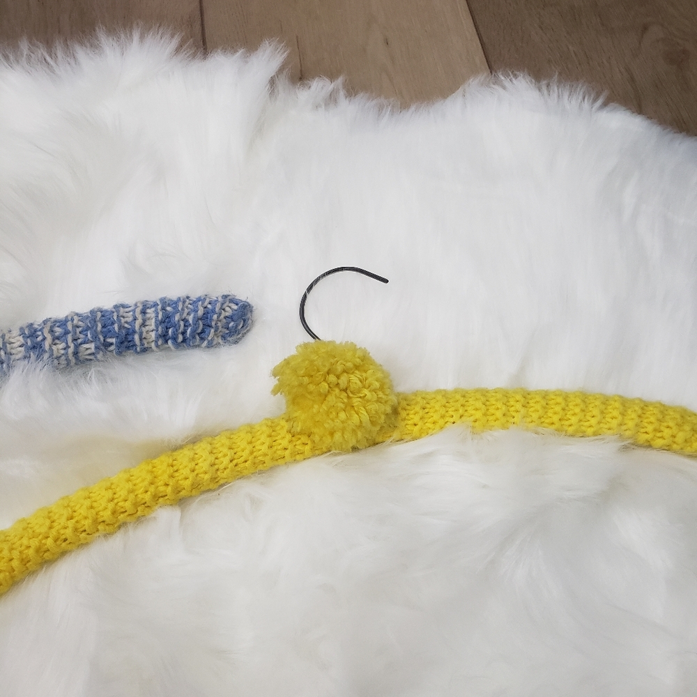 Set of Vintage 1970s Crocheted Hangers - Picture 3 of 7